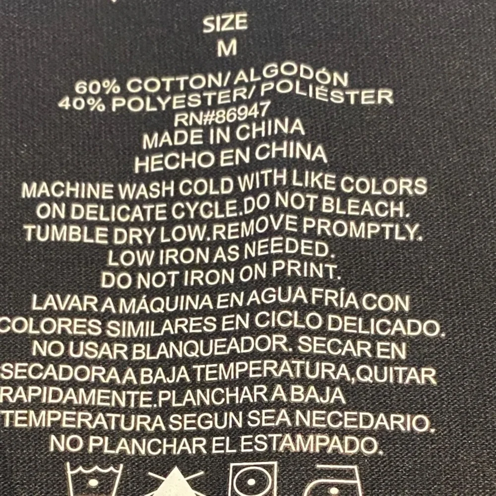 AC/DC Women’s Black Graphic Cropped T-Shirt NWT
